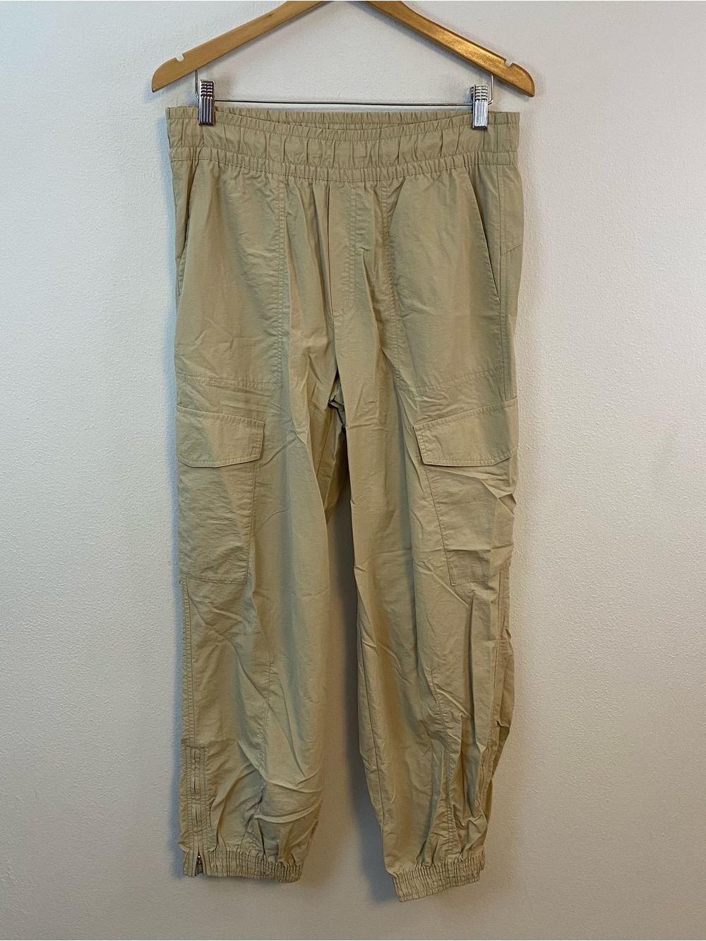Old Navy Quick Dry Tan Jogger Pants Utility‎ Women’s Medium